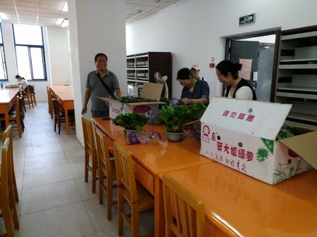 捐8